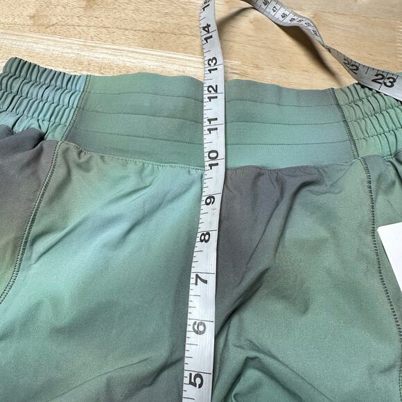 Lululemon Hotty Hot High-Rise Lined Short 2.5" Chroma Drift Green Size 6 NWT - Picture 11 of 12